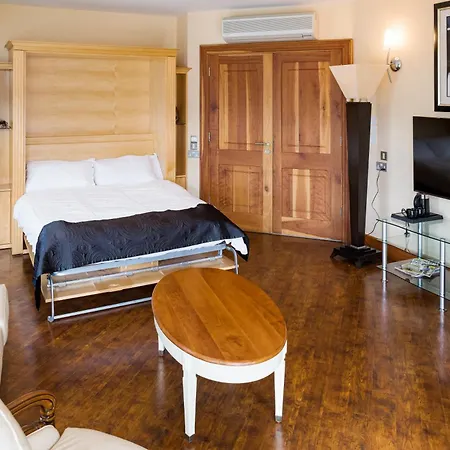 Like Walking Into A Fantastic Novel At Inishowen House Δωμάτια σε οικογενειακή κατοικία *