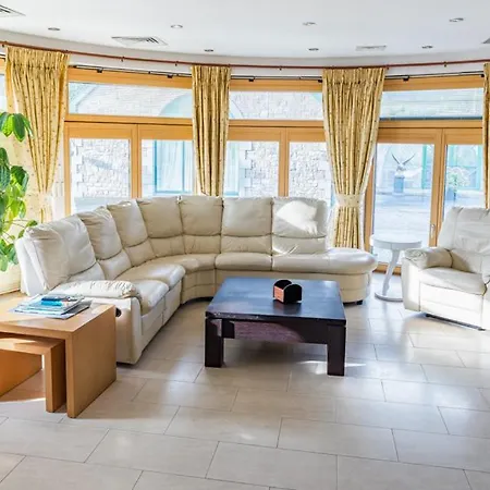 Like Walking Into A Fantastic Novel At Inishowen House * Rashenny