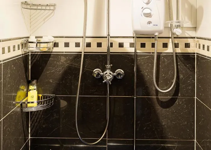 ホームステイ Like Walking Into A Fantastic Novel At Inishowen House Rashenny