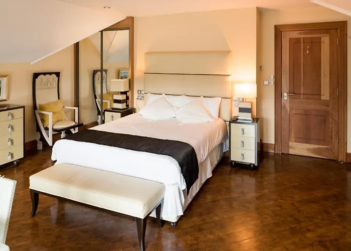 Like Walking Into A Fantastic Novel At Inishowen House ホームステイ *