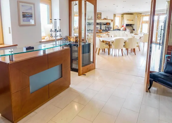 ホームステイ Like Walking Into A Fantastic Novel At Inishowen House *