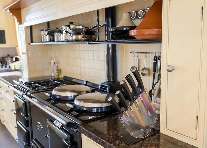 ホームステイ Like Walking Into A Fantastic Novel At Inishowen House Rashenny