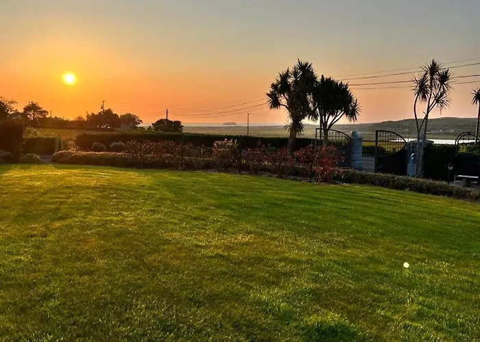 ホームステイ Like Walking Into A Fantastic Novel At Inishowen House